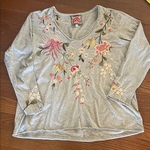 Johnny Was Gray Floral Embroidered Long Sleeve Top